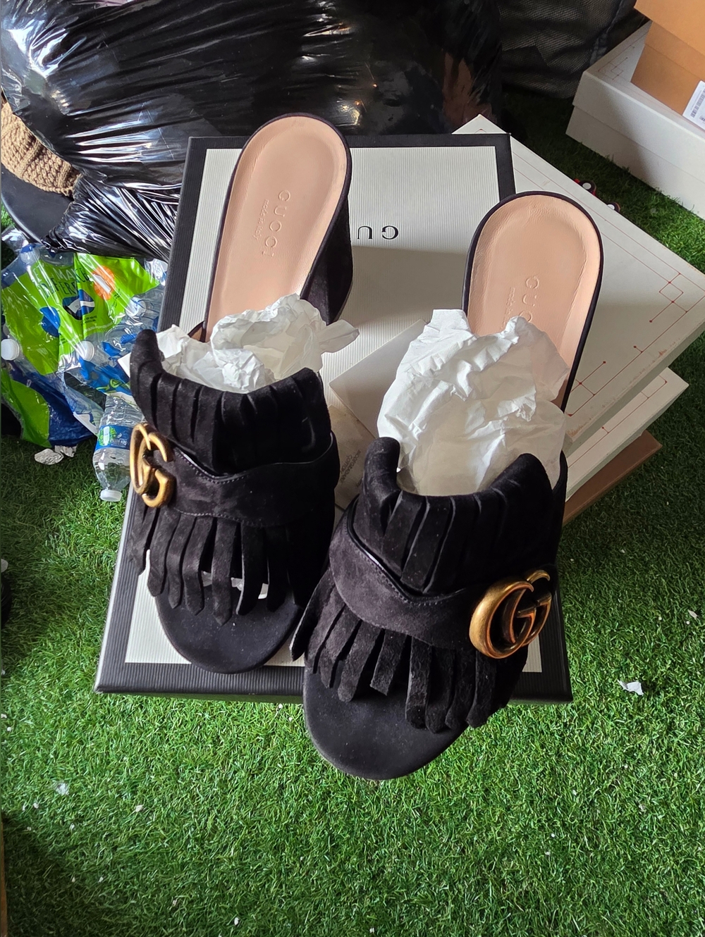 Gucci Black and Gold Mules with Luxurious Emblem - Picture 11 of 15